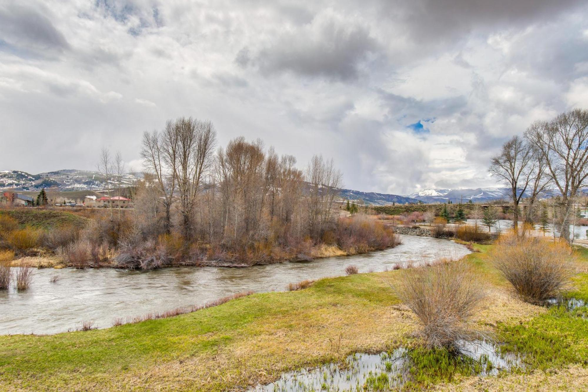 Riverfront Cabin About 4 Mi To Granby Ranch! Exteriör bild