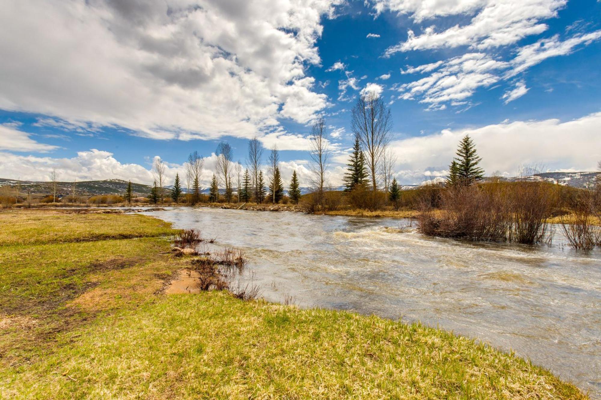 Riverfront Cabin About 4 Mi To Granby Ranch! Exteriör bild
